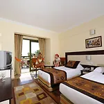 Oz Incekum منتجع 5*