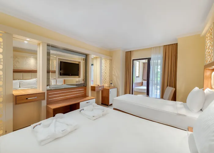 Курортний комплекс Oz Incekum 5*