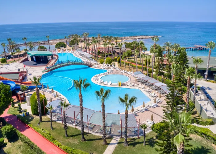 אתר נופש Oz Incekum 5*